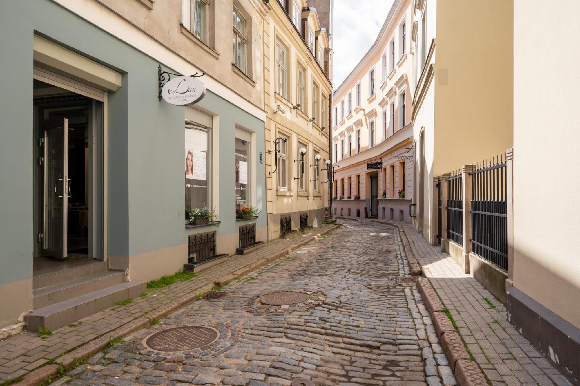 Stylish Old Town Apartment On Mucenieku Street Riga Extérieur photo