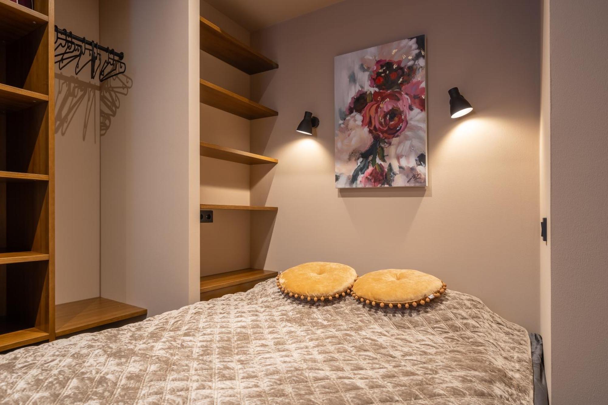 Stylish Old Town Apartment On Mucenieku Street Riga Extérieur photo
